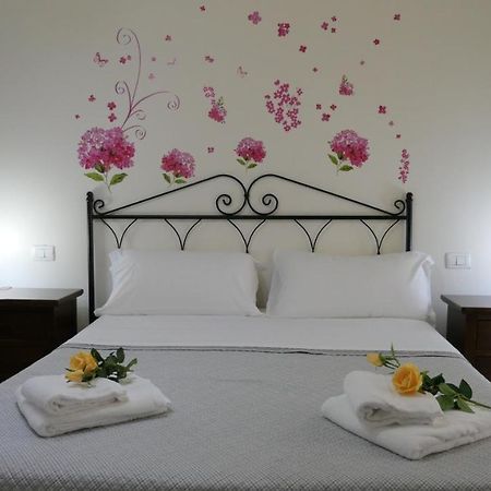B&B Dimora Cirillo Napoli Bagian luar foto